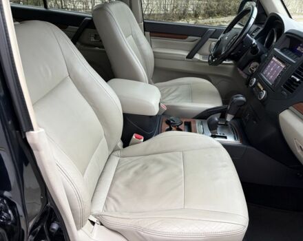 Черный Мицубиси Паджеро, объемом двигателя 3.8 л и пробегом 187 тыс. км за 13800 $, фото 7 на Automoto.ua