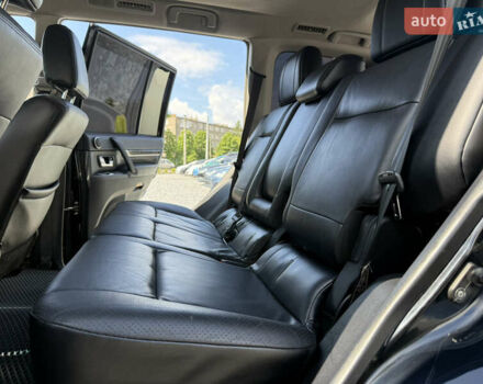 Чорний Міцубісі Паджеро, об'ємом двигуна 3.2 л та пробігом 260 тис. км за 12950 $, фото 8 на Automoto.ua