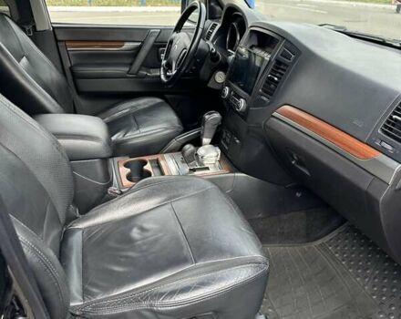 Черный Мицубиси Паджеро, объемом двигателя 3 л и пробегом 251 тыс. км за 11000 $, фото 9 на Automoto.ua