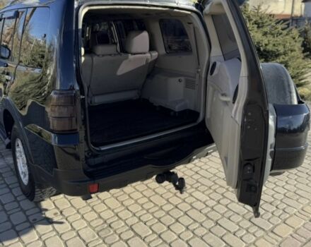Черный Мицубиси Паджеро, объемом двигателя 3 л и пробегом 241 тыс. км за 12500 $, фото 5 на Automoto.ua
