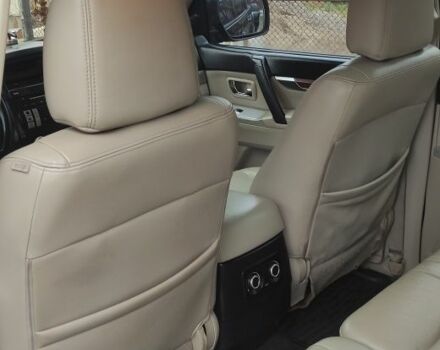 Черный Мицубиси Паджеро, объемом двигателя 3 л и пробегом 262 тыс. км за 10900 $, фото 12 на Automoto.ua