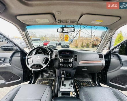 Черный Мицубиси Паджеро, объемом двигателя 2.97 л и пробегом 241 тыс. км за 11900 $, фото 18 на Automoto.ua