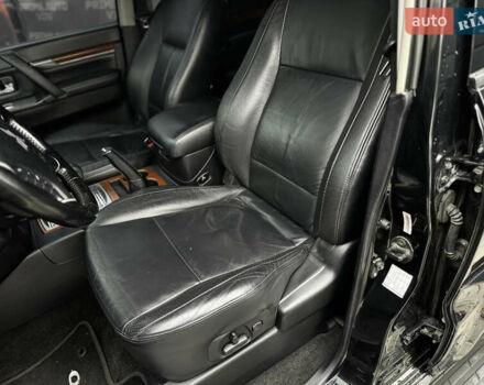 Чорний Міцубісі Паджеро, об'ємом двигуна 3.2 л та пробігом 209 тис. км за 11500 $, фото 22 на Automoto.ua
