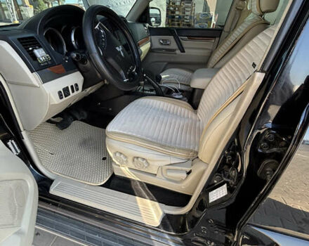 Черный Мицубиси Паджеро, объемом двигателя 2.97 л и пробегом 301 тыс. км за 11000 $, фото 30 на Automoto.ua