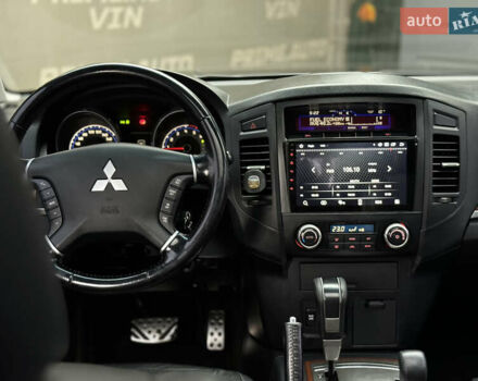 Чорний Міцубісі Паджеро, об'ємом двигуна 3.2 л та пробігом 209 тис. км за 11500 $, фото 45 на Automoto.ua