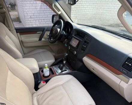 Чорний Міцубісі Паджеро, об'ємом двигуна 3 л та пробігом 170 тис. км за 10000 $, фото 16 на Automoto.ua