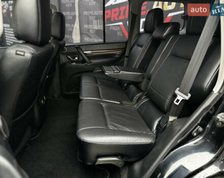 Чорний Міцубісі Паджеро, об'ємом двигуна 3.2 л та пробігом 209 тис. км за 11500 $, фото 28 на Automoto.ua