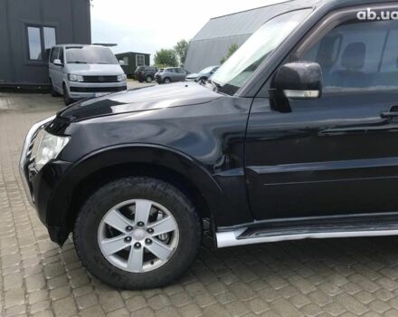 Черный Мицубиси Паджеро, объемом двигателя 3.2 л и пробегом 330 тыс. км за 12790 $, фото 3 на Automoto.ua