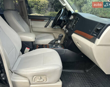 Черный Мицубиси Паджеро, объемом двигателя 3 л и пробегом 210 тыс. км за 10500 $, фото 27 на Automoto.ua