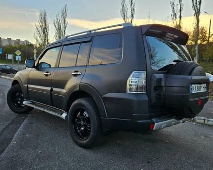 Чорний Міцубісі Паджеро, об'ємом двигуна 3.83 л та пробігом 360 тис. км за 12800 $, фото 3 на Automoto.ua