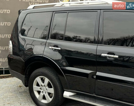 Чорний Міцубісі Паджеро, об'ємом двигуна 3.2 л та пробігом 209 тис. км за 11500 $, фото 13 на Automoto.ua