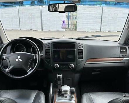 Черный Мицубиси Паджеро, объемом двигателя 3 л и пробегом 251 тыс. км за 11000 $, фото 12 на Automoto.ua