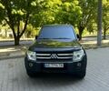 Черный Мицубиси Паджеро, объемом двигателя 3.2 л и пробегом 230 тыс. км за 12500 $, фото 1 на Automoto.ua