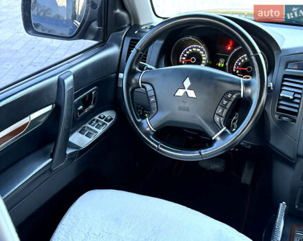 Черный Мицубиси Паджеро, объемом двигателя 3 л и пробегом 275 тыс. км за 9050 $, фото 30 на Automoto.ua