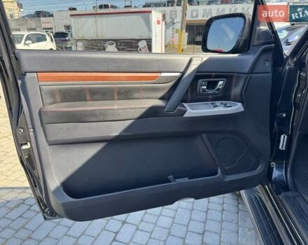 Чорний Міцубісі Паджеро, об'ємом двигуна 3.83 л та пробігом 254 тис. км за 16300 $, фото 15 на Automoto.ua