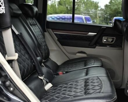 Черный Мицубиси Паджеро, объемом двигателя 0 л и пробегом 165 тыс. км за 11500 $, фото 13 на Automoto.ua