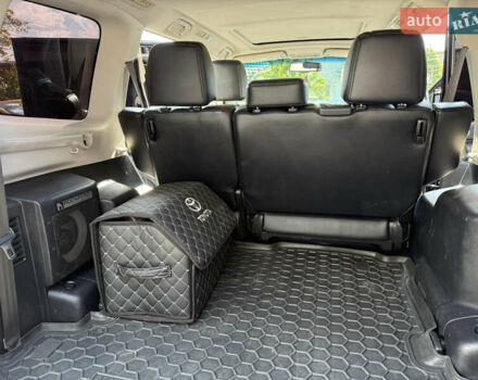 Чорний Міцубісі Паджеро, об'ємом двигуна 3.2 л та пробігом 260 тис. км за 12950 $, фото 13 на Automoto.ua