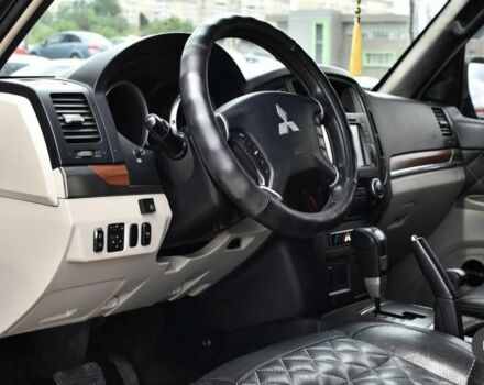 Черный Мицубиси Паджеро, объемом двигателя 0 л и пробегом 165 тыс. км за 11500 $, фото 3 на Automoto.ua