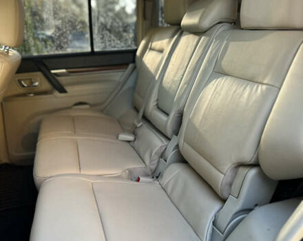 Чорний Міцубісі Паджеро, об'ємом двигуна 3.8 л та пробігом 216 тис. км за 8000 $, фото 29 на Automoto.ua