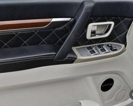 Черный Мицубиси Паджеро, объемом двигателя 0 л и пробегом 165 тыс. км за 11500 $, фото 7 на Automoto.ua