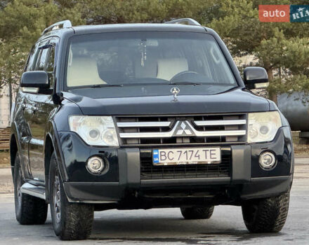 Черный Мицубиси Паджеро, объемом двигателя 3 л и пробегом 275 тыс. км за 9050 $, фото 5 на Automoto.ua