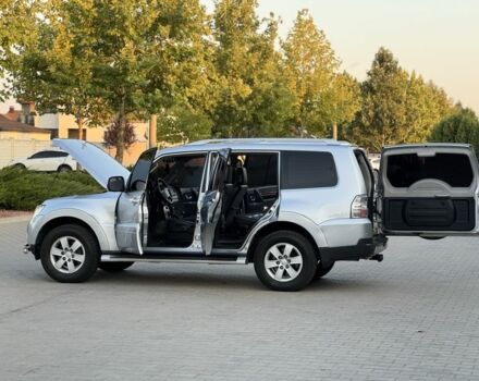 Черный Мицубиси Паджеро, объемом двигателя 2.4 л и пробегом 282 тыс. км за 13000 $, фото 16 на Automoto.ua