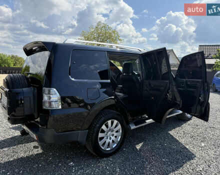 Чорний Міцубісі Паджеро, об'ємом двигуна 3.2 л та пробігом 260 тис. км за 12950 $, фото 20 на Automoto.ua