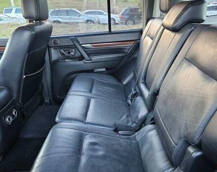 Чорний Міцубісі Паджеро, об'ємом двигуна 3.83 л та пробігом 360 тис. км за 12800 $, фото 12 на Automoto.ua