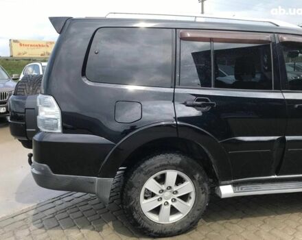 Черный Мицубиси Паджеро, объемом двигателя 3.2 л и пробегом 330 тыс. км за 12790 $, фото 10 на Automoto.ua