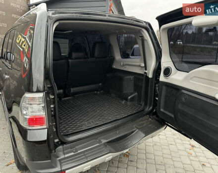Чорний Міцубісі Паджеро, об'ємом двигуна 3.2 л та пробігом 209 тис. км за 11500 $, фото 47 на Automoto.ua