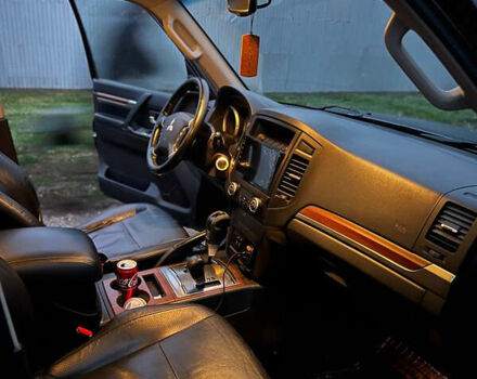 Чорний Міцубісі Паджеро, об'ємом двигуна 3 л та пробігом 169 тис. км за 14150 $, фото 9 на Automoto.ua