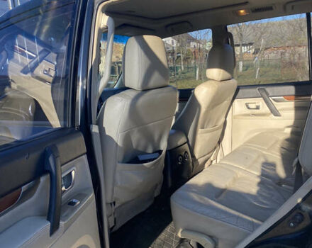 Черный Мицубиси Паджеро, объемом двигателя 3 л и пробегом 326 тыс. км за 9000 $, фото 13 на Automoto.ua