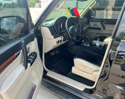 Чорний Міцубісі Паджеро, об'ємом двигуна 3 л та пробігом 219 тис. км за 11500 $, фото 7 на Automoto.ua