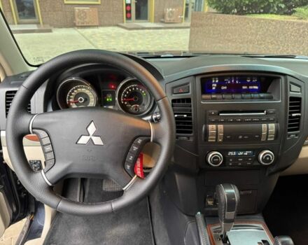 Черный Мицубиси Паджеро, объемом двигателя 3 л и пробегом 280 тыс. км за 10500 $, фото 7 на Automoto.ua