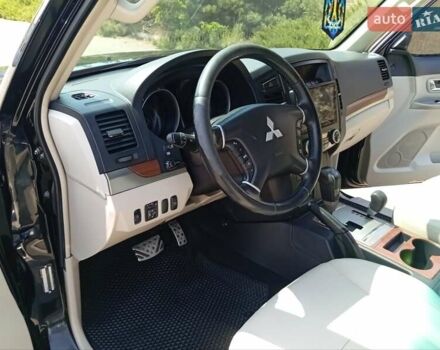Чорний Міцубісі Паджеро, об'ємом двигуна 3 л та пробігом 224 тис. км за 12400 $, фото 20 на Automoto.ua