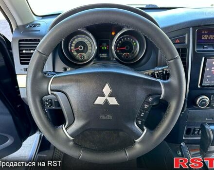 Черный Мицубиси Паджеро, объемом двигателя 3 л и пробегом 249 тыс. км за 10800 $, фото 8 на Automoto.ua