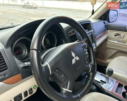 Черный Мицубиси Паджеро, объемом двигателя 3.2 л и пробегом 191 тыс. км за 12900 $, фото 10 на Automoto.ua
