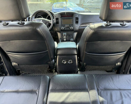 Чорний Міцубісі Паджеро, об'ємом двигуна 3.2 л та пробігом 260 тис. км за 12950 $, фото 15 на Automoto.ua