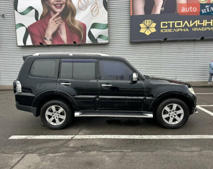 Черный Мицубиси Паджеро, объемом двигателя 3.2 л и пробегом 191 тыс. км за 12900 $, фото 3 на Automoto.ua