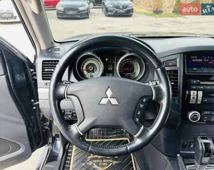 Черный Мицубиси Паджеро, объемом двигателя 2.97 л и пробегом 241 тыс. км за 11900 $, фото 26 на Automoto.ua