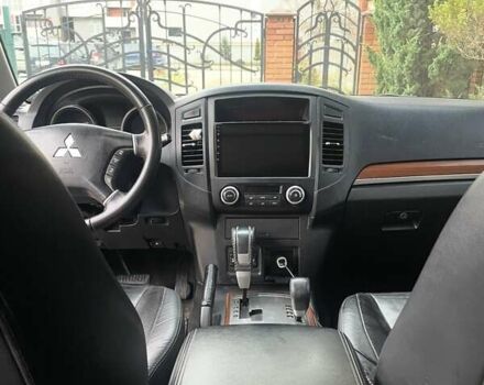 Чорний Міцубісі Паджеро, об'ємом двигуна 3 л та пробігом 260 тис. км за 10800 $, фото 43 на Automoto.ua