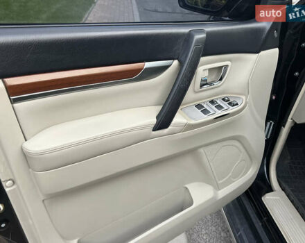 Черный Мицубиси Паджеро, объемом двигателя 3 л и пробегом 210 тыс. км за 10500 $, фото 15 на Automoto.ua