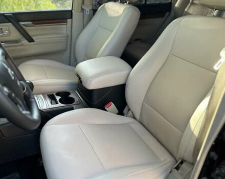 Мицубиси Паджеро 2007 в Киеве на Automoto.ua Черный Мицубиси Паджеро, объемом двигателя 3.8 л и пробегом 216 тыс. км за 9300 $, фото 42 на Automoto.ua