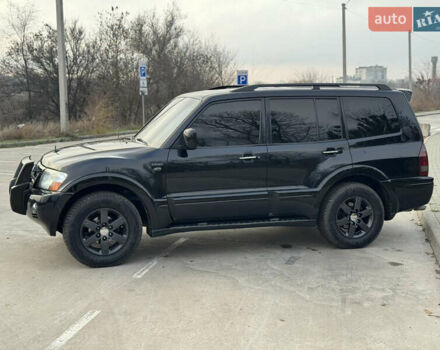 Чорний Міцубісі Паджеро, об'ємом двигуна 3.8 л та пробігом 260 тис. км за 10500 $, фото 4 на Automoto.ua
