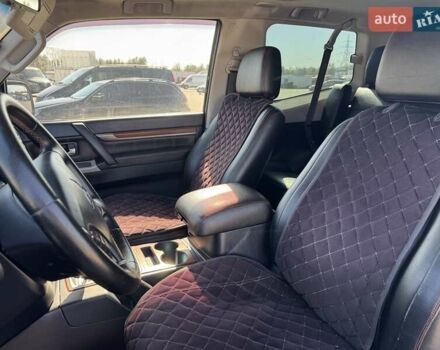 Чорний Міцубісі Паджеро, об'ємом двигуна 3.83 л та пробігом 254 тис. км за 16300 $, фото 16 на Automoto.ua
