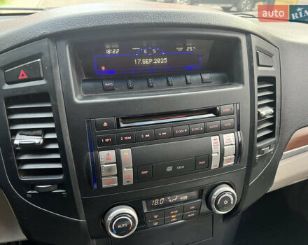 Черный Мицубиси Паджеро, объемом двигателя 3 л и пробегом 210 тыс. км за 10500 $, фото 23 на Automoto.ua