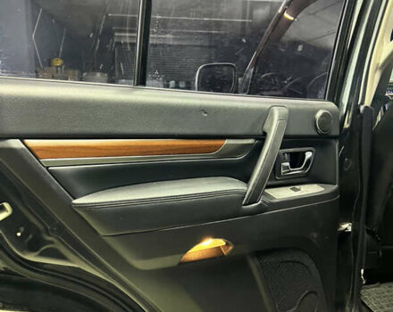 Черный Мицубиси Паджеро, объемом двигателя 3 л и пробегом 320 тыс. км за 9900 $, фото 36 на Automoto.ua