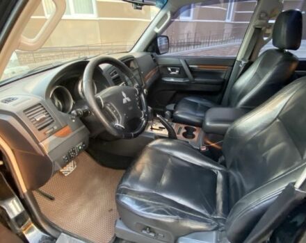 Черный Мицубиси Паджеро, объемом двигателя 3 л и пробегом 248 тыс. км за 11900 $, фото 5 на Automoto.ua