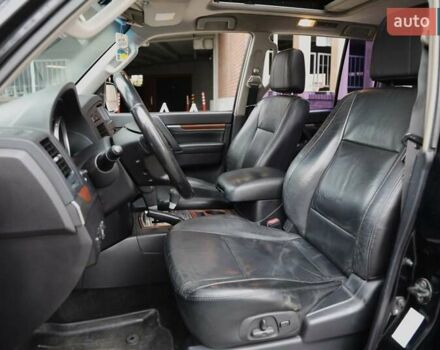 Чорний Міцубісі Паджеро, об'ємом двигуна 3 л та пробігом 197 тис. км за 12500 $, фото 6 на Automoto.ua