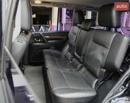 Чорний Міцубісі Паджеро, об'ємом двигуна 3 л та пробігом 197 тис. км за 12500 $, фото 7 на Automoto.ua